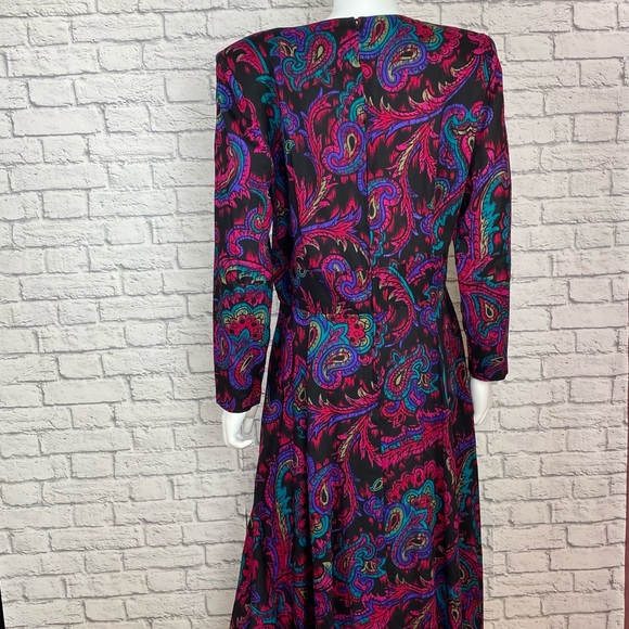 VINTAGE STUNNER - Picture 5 of 15